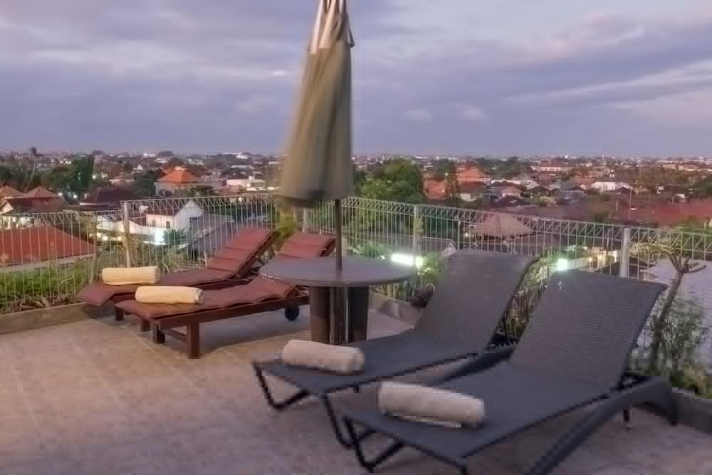 Reddoorz @ Sunset Point Seminyak Hotel Exterior foto